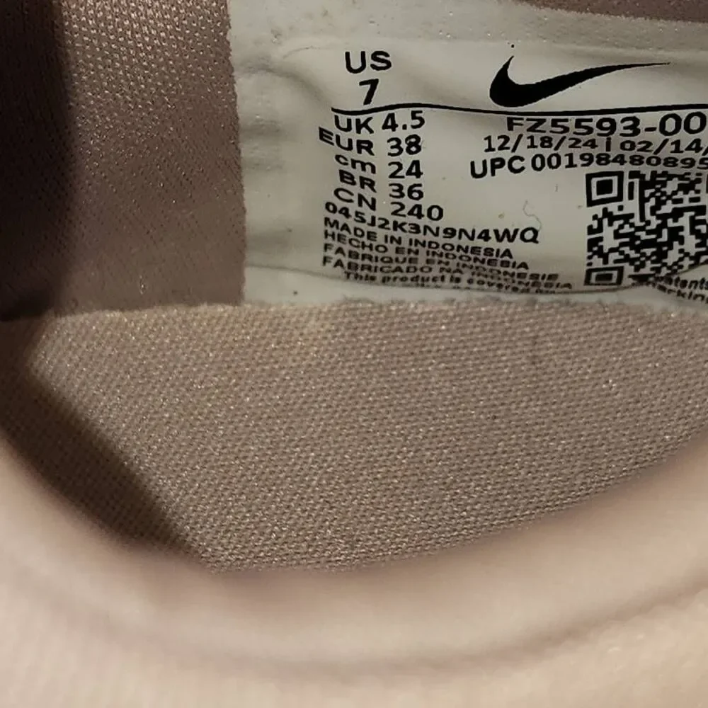 Nike Field General Women's Size 7 Platinum Violet(Pink) Gum Soles